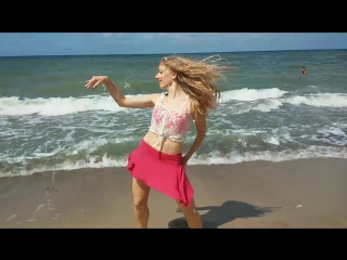 sexy dance on the beach - otilia bilionera