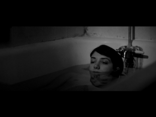 a girl walks home alone at night (2014) amirpour